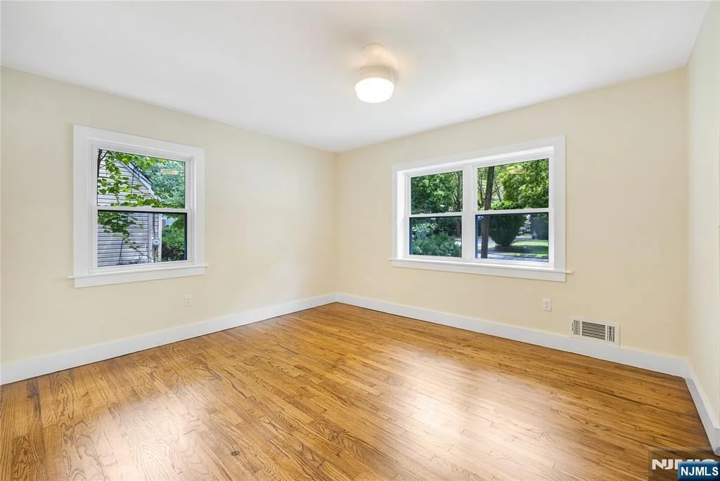 Photo of 253 Intervale
