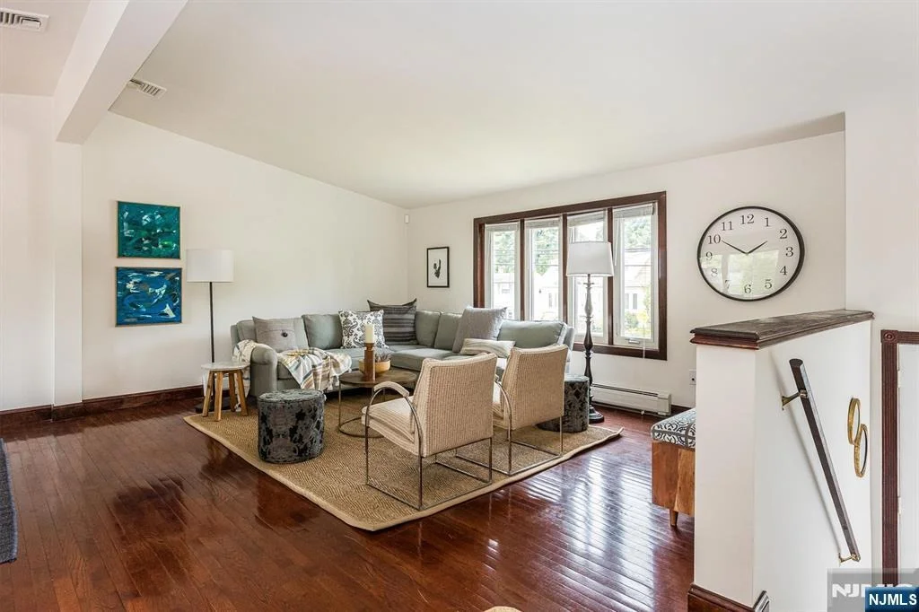 Photo of 373 Orange