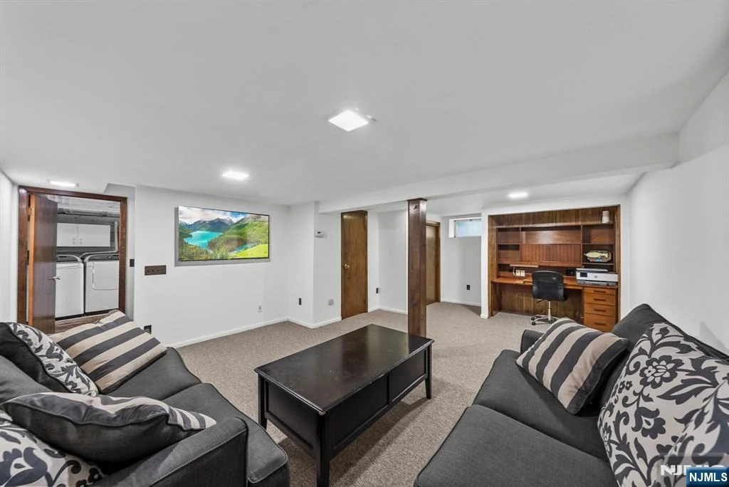 Photo of 101 Maple Hill
