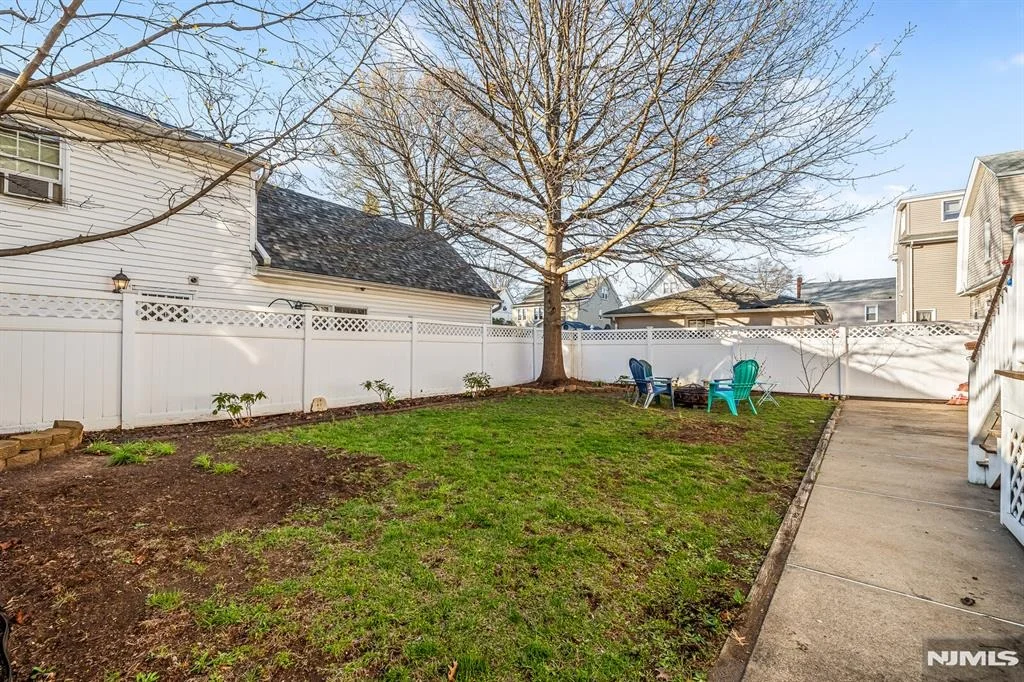Photo of 208 Mortimer