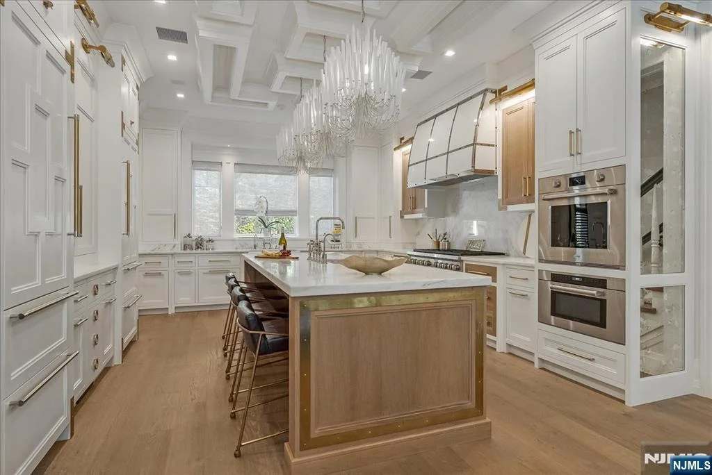 Photo of 555 Miller