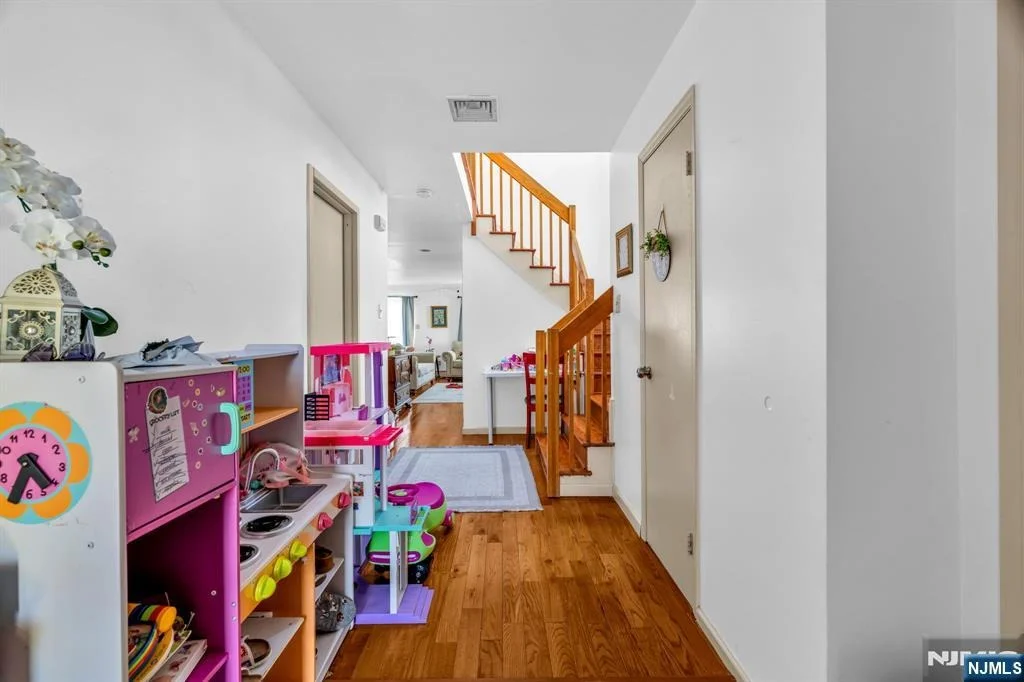 Photo of 266 Garibaldi