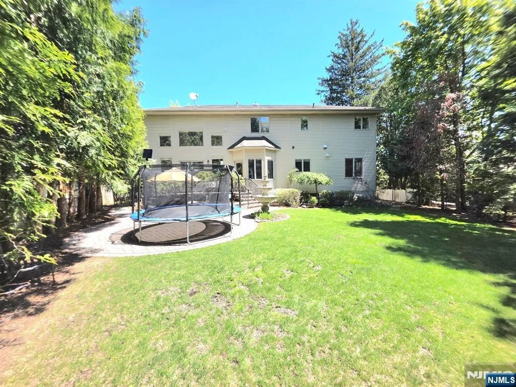 Photo of 335 Bullard