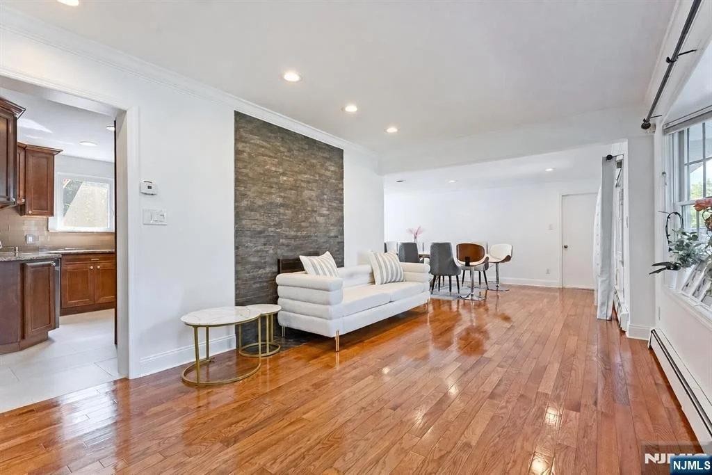 Photo of 64 Spring Valley