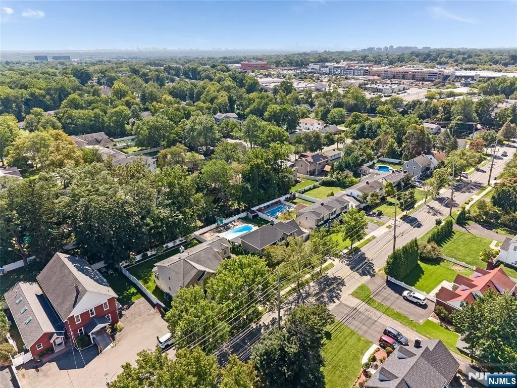 Photo of 64 Spring Valley