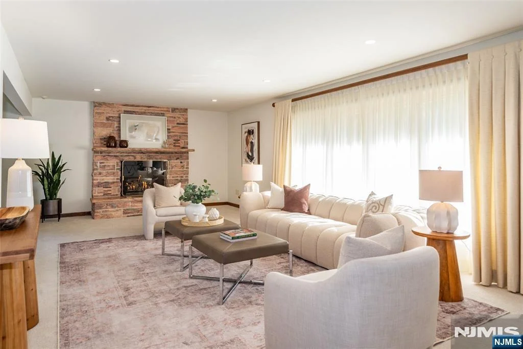 Photo of 182 Ridge