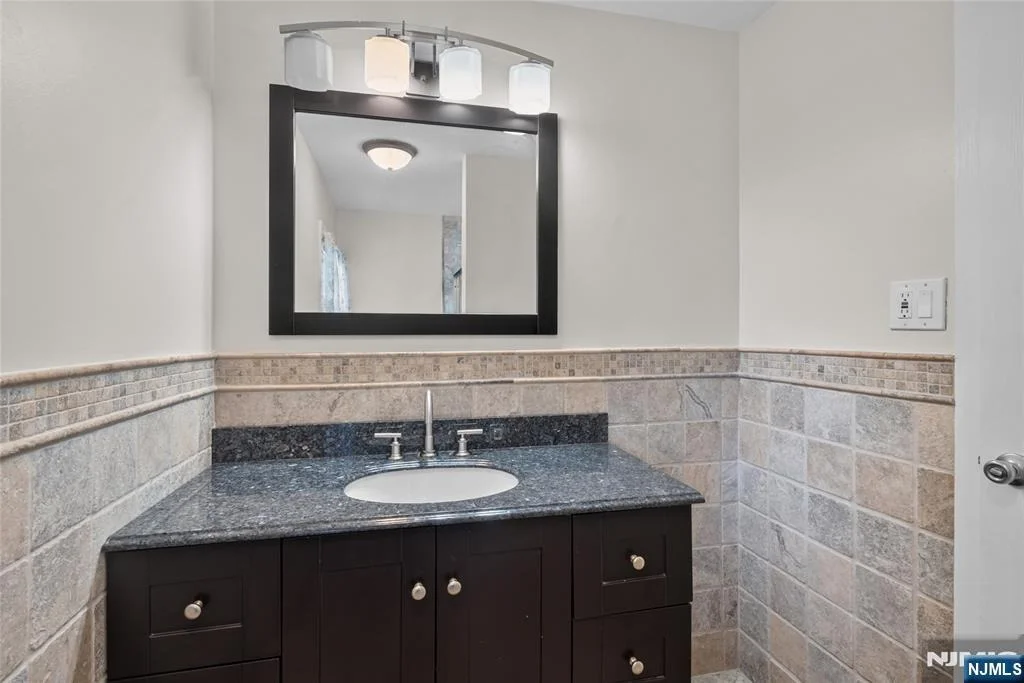 Photo of 260 Saint Cloud