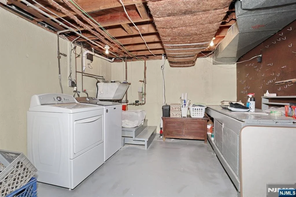 Photo of 222 Merritt
