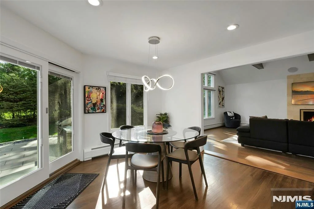 Photo of 545 Miller