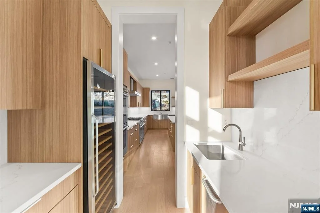 Photo of 61 Edgewater