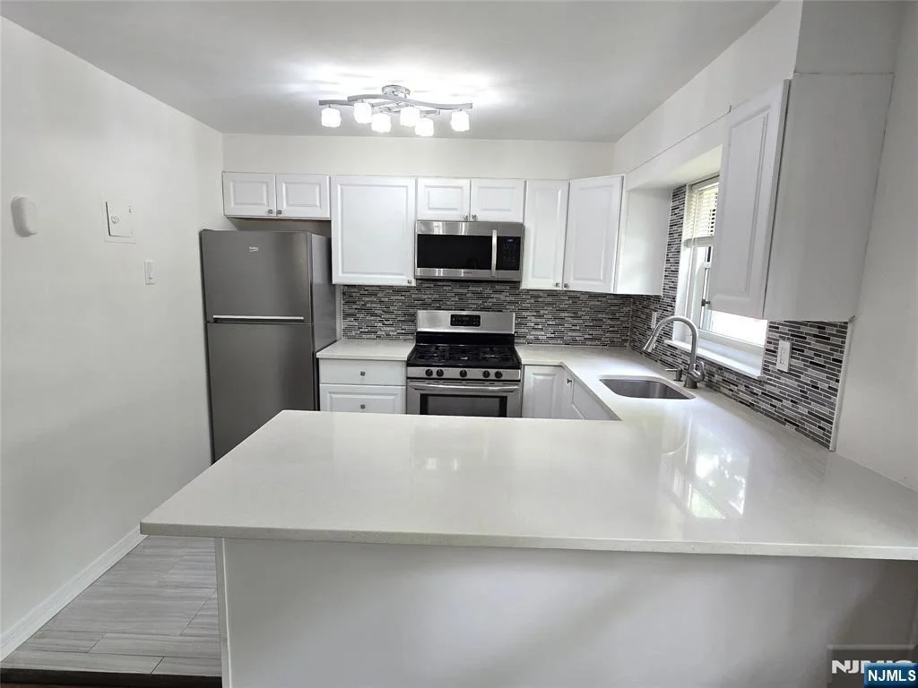 Photo of 465 Maple Hill