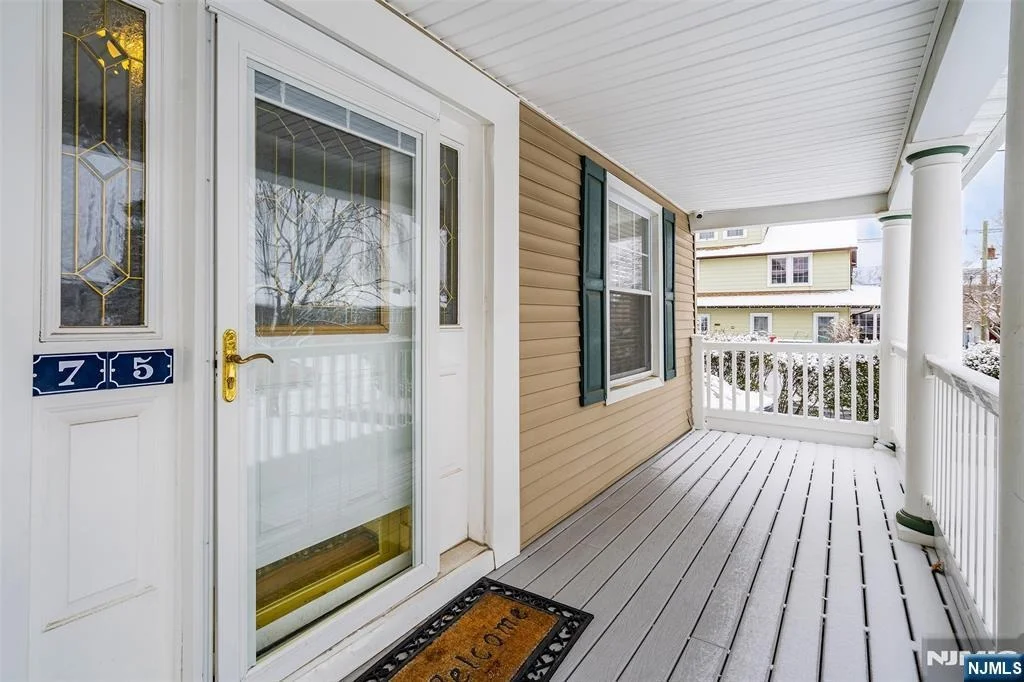Photo of 75 Pine