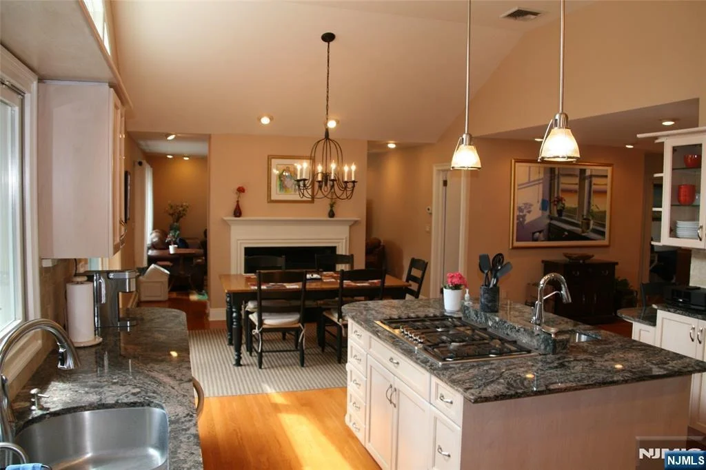Photo of 452 Glendale