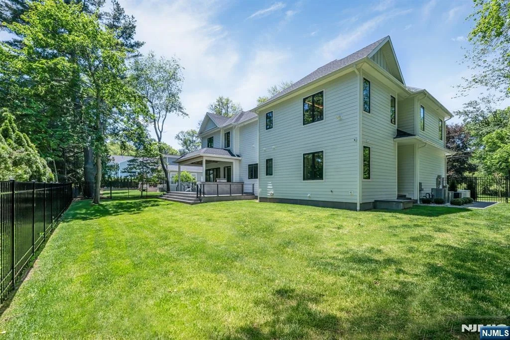 Photo of 357 Pleasant