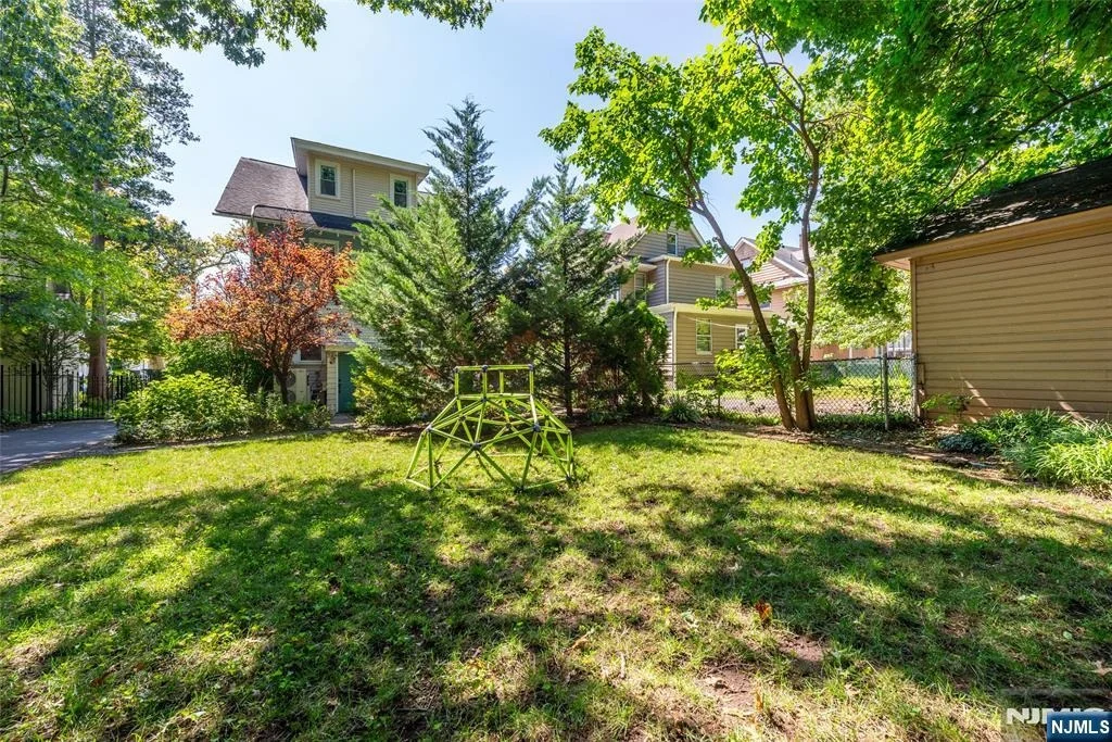 Photo of 85 Evergreen