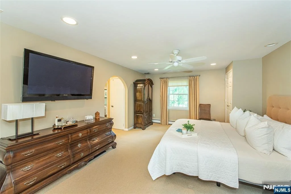 Photo of 2 Midvale