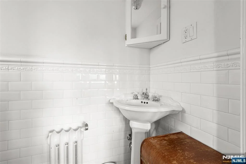 Photo of 384 Anderson