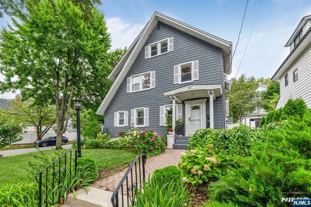 Photo of 49 Walnut