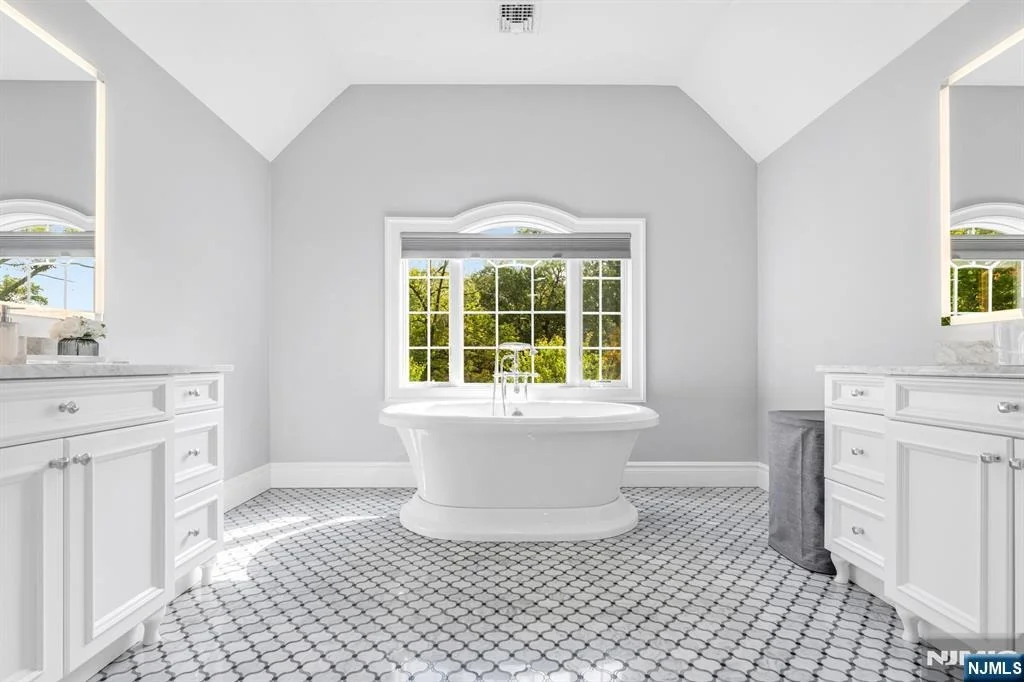 Photo of 7 Brookside