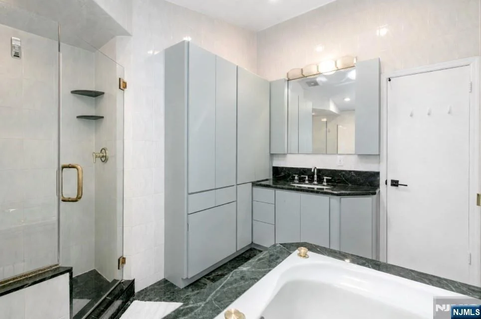 Photo of 433 Piermont