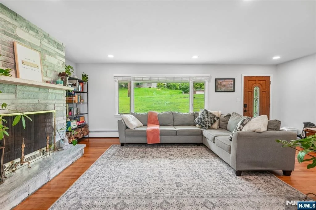 Photo of 31 Surrey