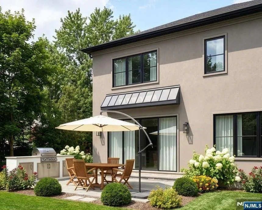 Photo of 12 Colonial