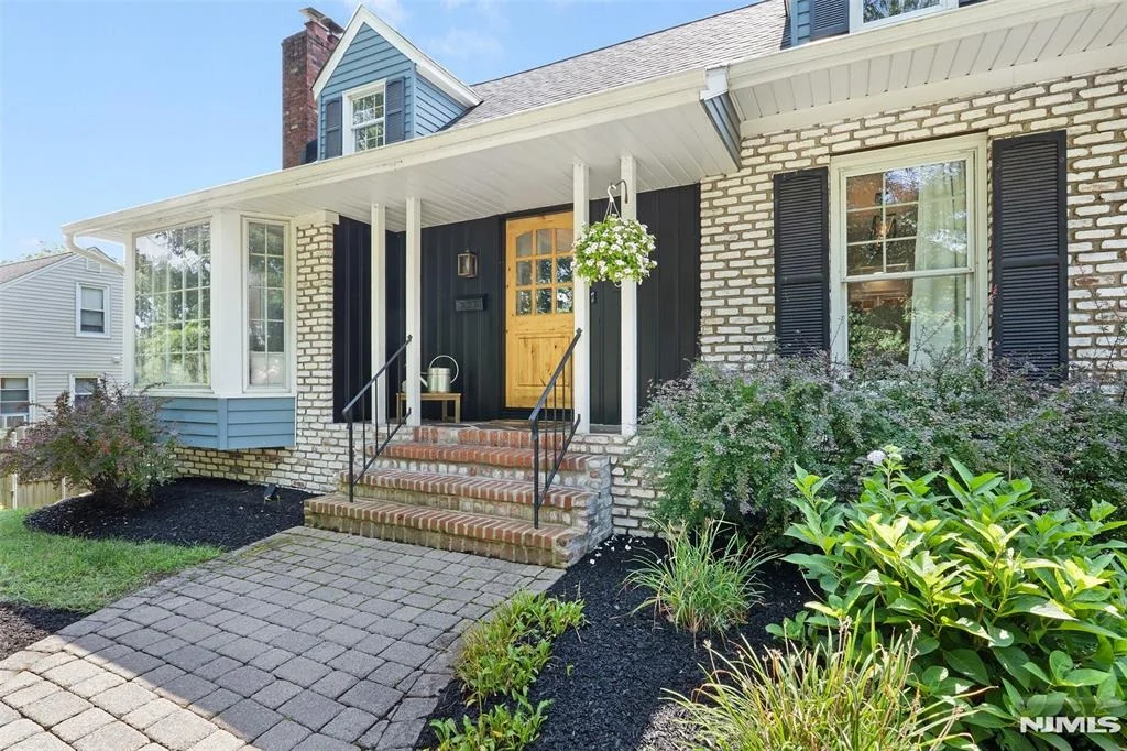 Photo of 32 Foothill