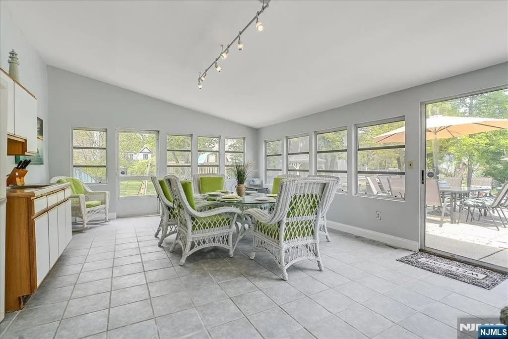 Photo of 670 Swathmore