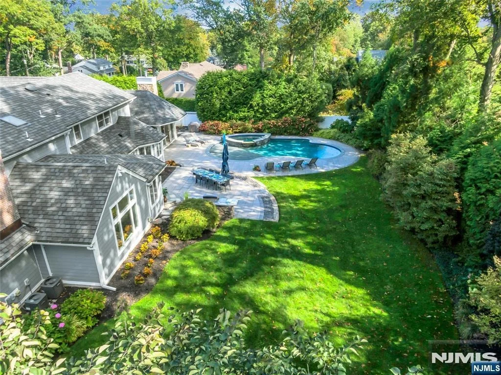 Photo of 545 Miller