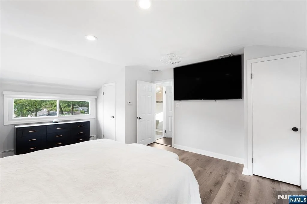 Photo of 33 Beverly