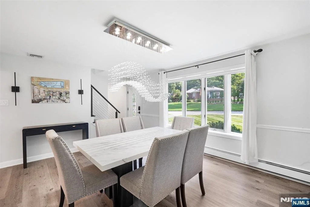 Photo of 33 Beverly