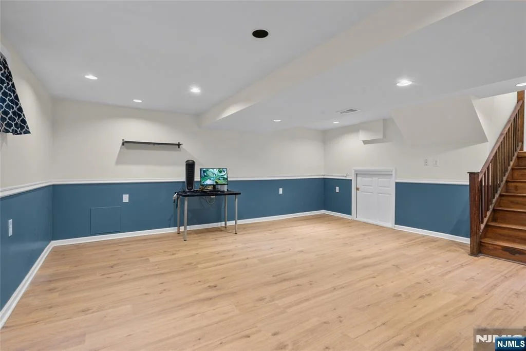 Photo of 260 Saint Cloud
