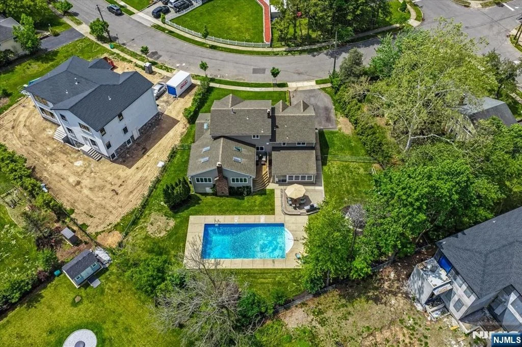 Photo of 670 Swathmore