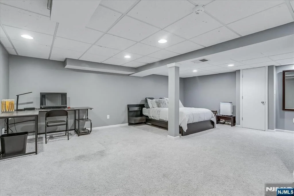 Photo of 670 Swathmore