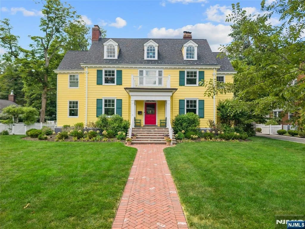 Photo of 48 Edgemont