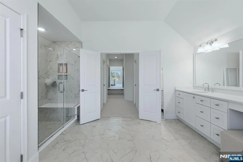 Photo of 73 Woodmere