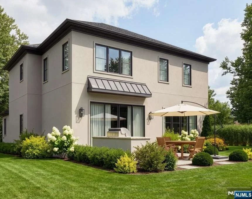 Photo of 12 Colonial