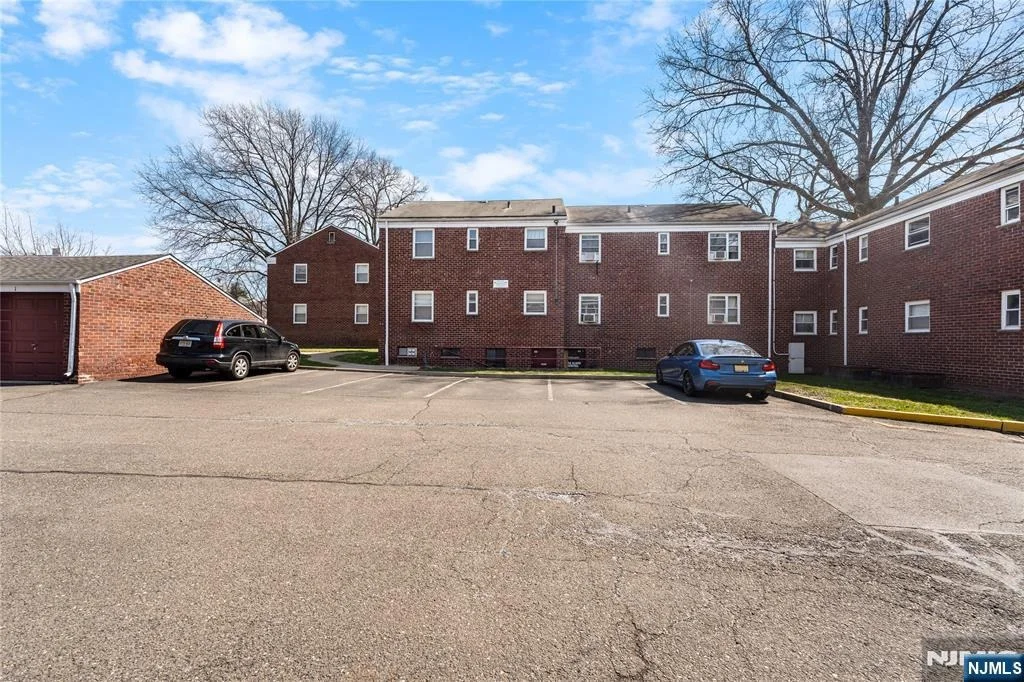 Photo of 418 Esplanade