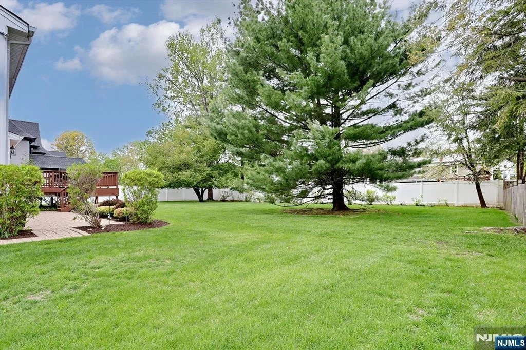 Photo of 222 Merritt