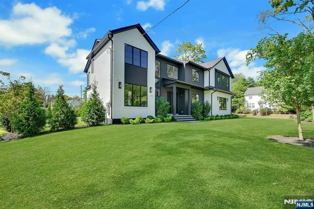 Photo of 32 Highland