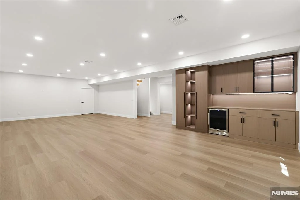 Photo of 302 Pine