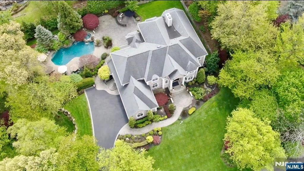 Photo of 457 Devonshire