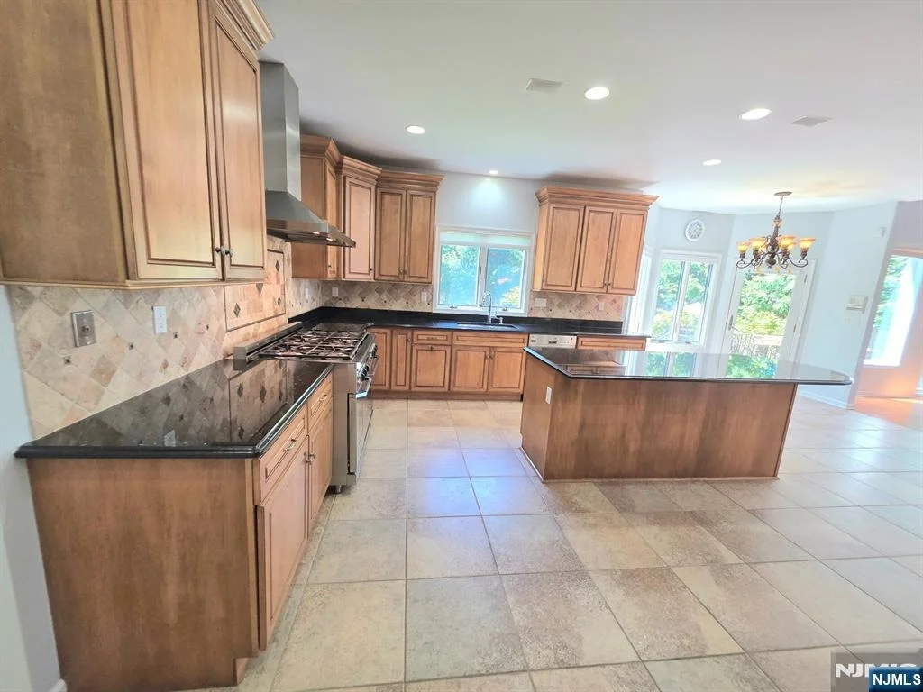 Photo of 335 Bullard