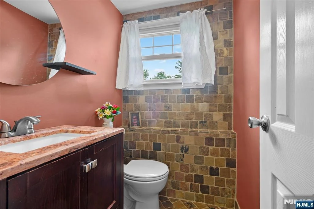 Photo of 260 Saint Cloud