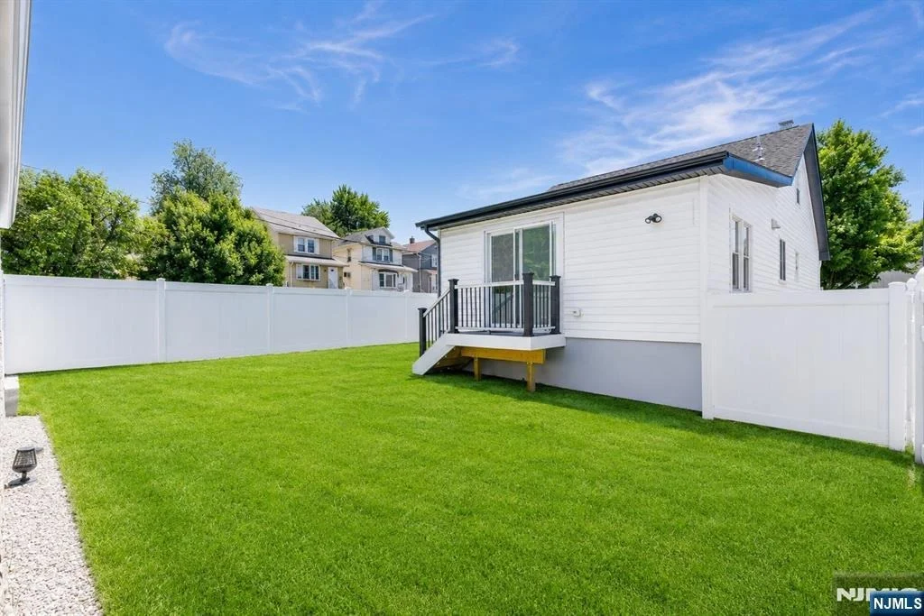 Photo of 385 Copeland