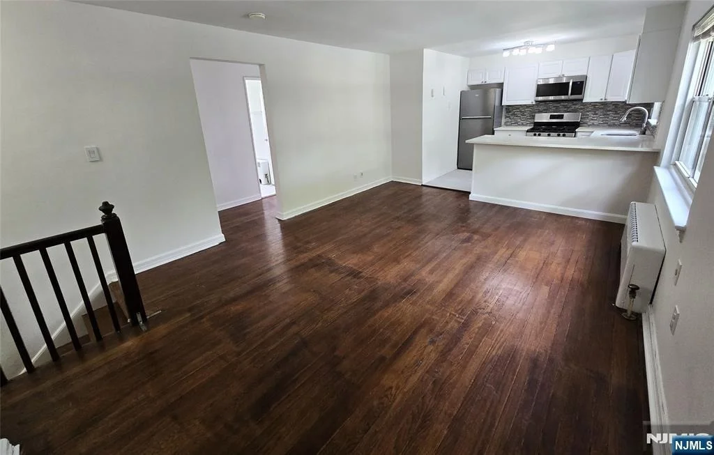 Photo of 465 Maple Hill