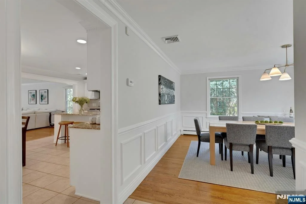 Photo of 140 Boulevard