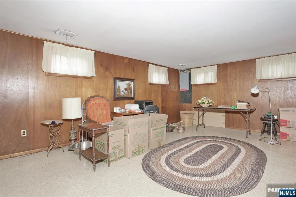 Photo of 222 Merritt