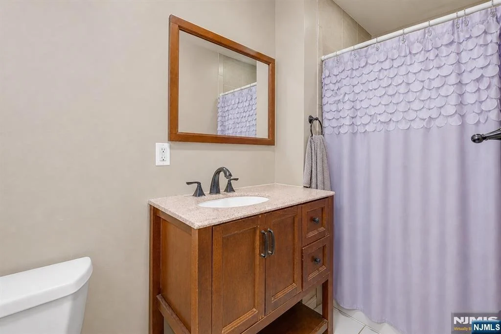 Photo of 99 Oneida