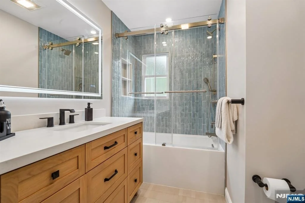 Photo of 49 Skyview